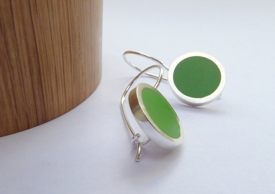 Picture of round drop silver and resin earrings